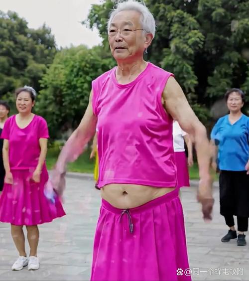 大爷打非遗女人拳,大爷打非遗女人拳击视频